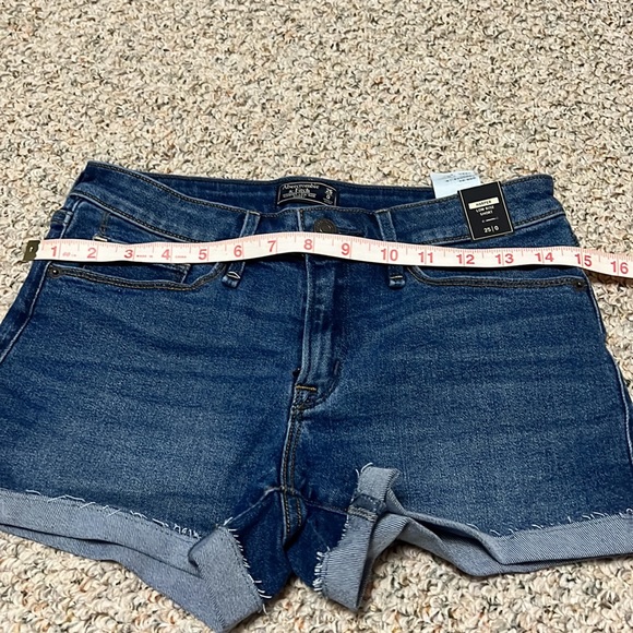 NWT Abercrombie & Fitch Low Rise Denim Shorts - Picture 6 of 7